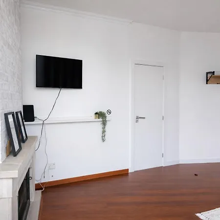 Alloggio in famiglia Olivais Airport L Premium Climate Comfort & Quick Airport Access I Soar L Lisbona